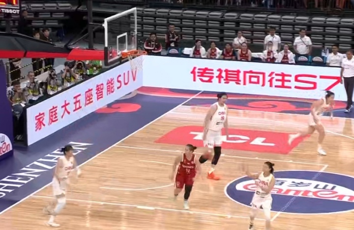 ?张子宇vs印尼球员：这是大人打小孩！不对 我自己就是小孩儿