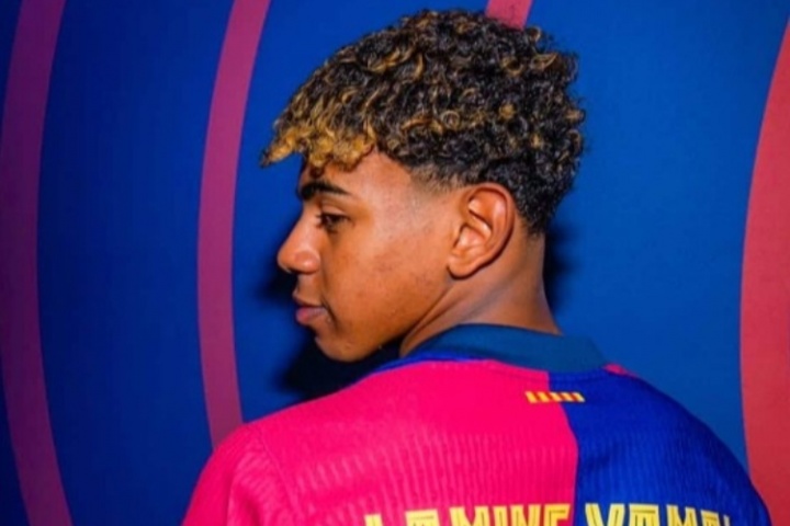 开云-低调行事阿斯：因近期争议，亚马尔接手10号球衣的仪式将从简