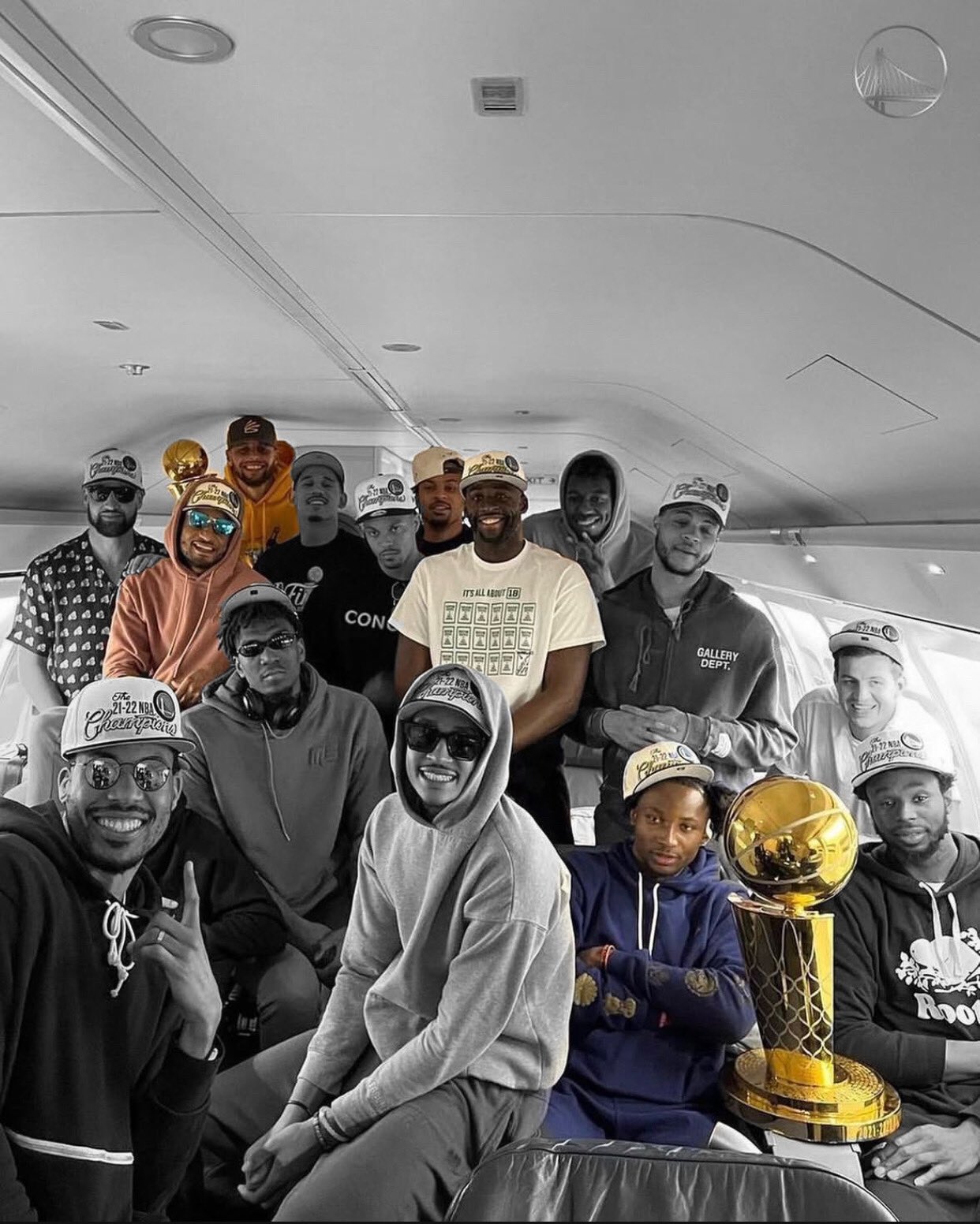 😧卢姥爷也走了！勇士22年夺冠阵容只剩5个人了