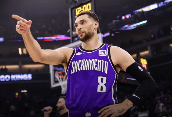 开云体育下载-拉文全场12投6中，三分6中3得到16分2篮板3助攻1抢断2盖帽