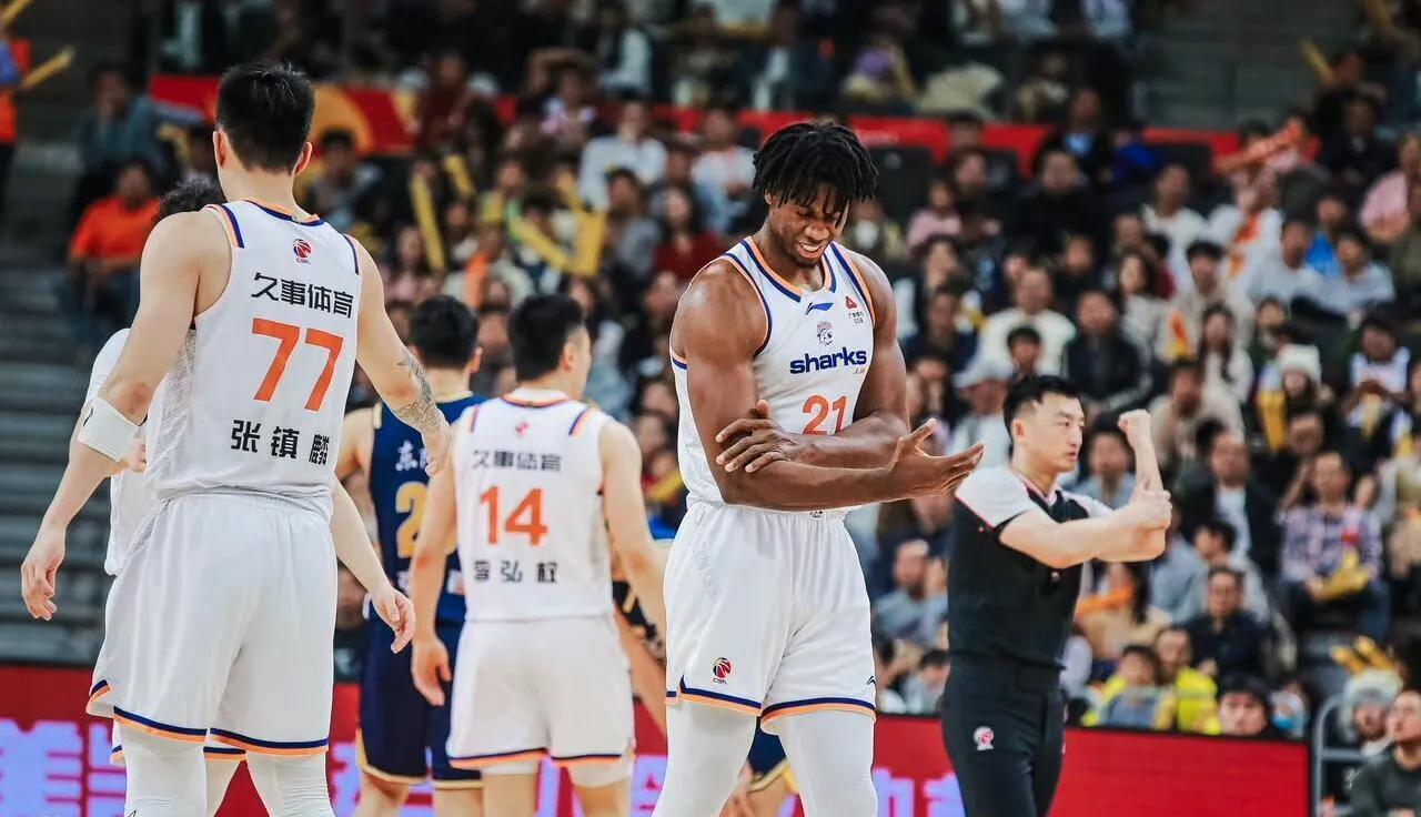 开云体育下载-广东上海争夺俱乐部杯赛八强名额！五位国手缺席，杜锋赌进攻